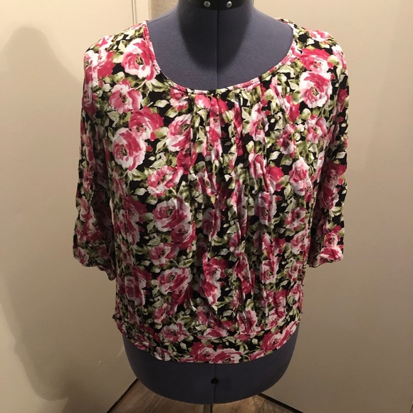 Pretty Blouse - Picture 1 of 4